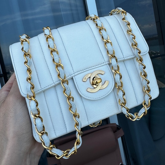 LOT 1290 24K gold plated CHANEL vintage mademoiselle mini square - Picture 5 of 16